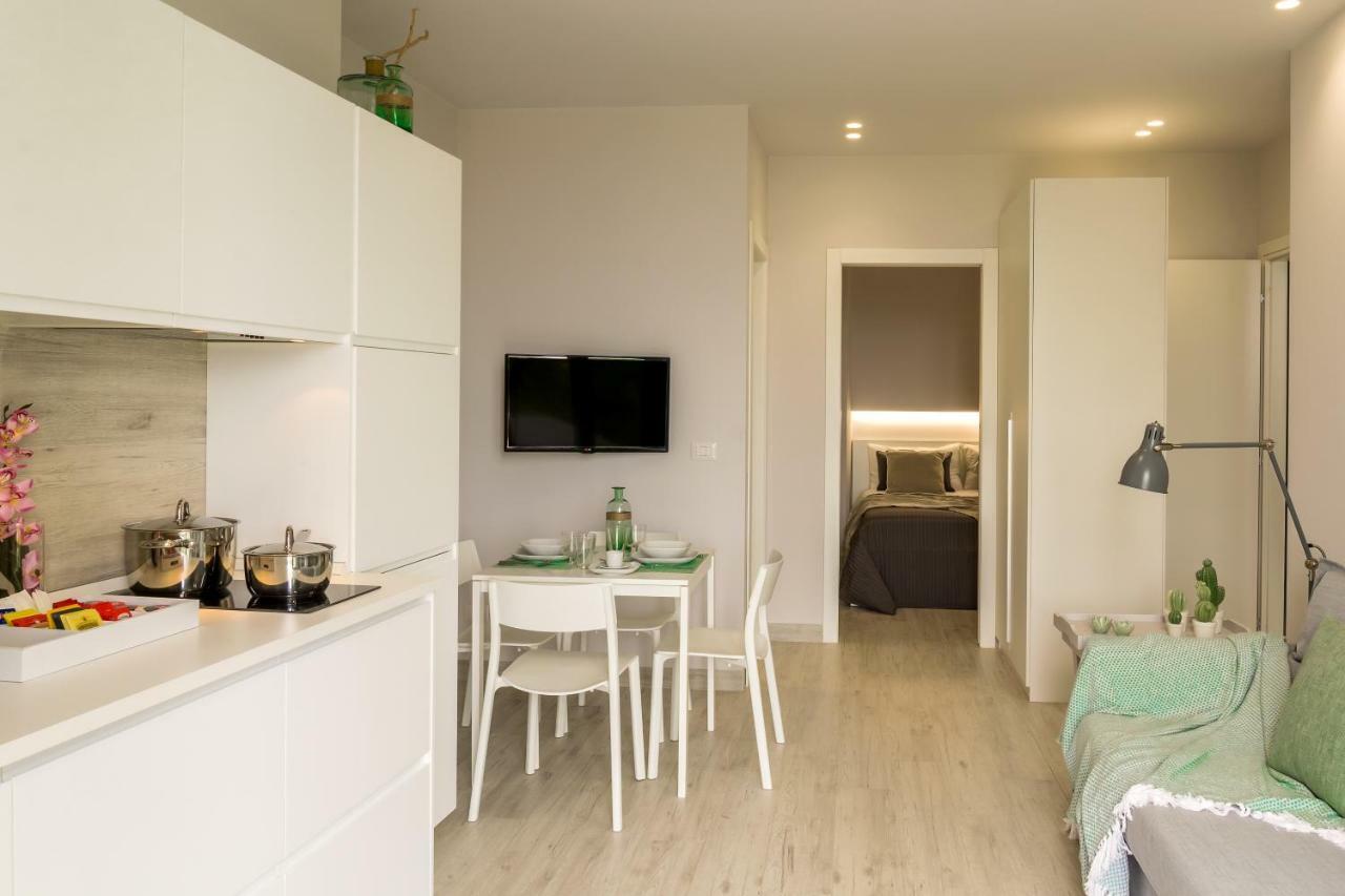 Les Suites - Apartments Riposto Exteriör bild