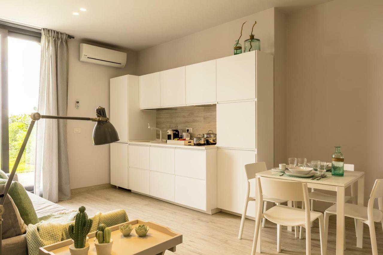 Les Suites - Apartments Riposto Exteriör bild